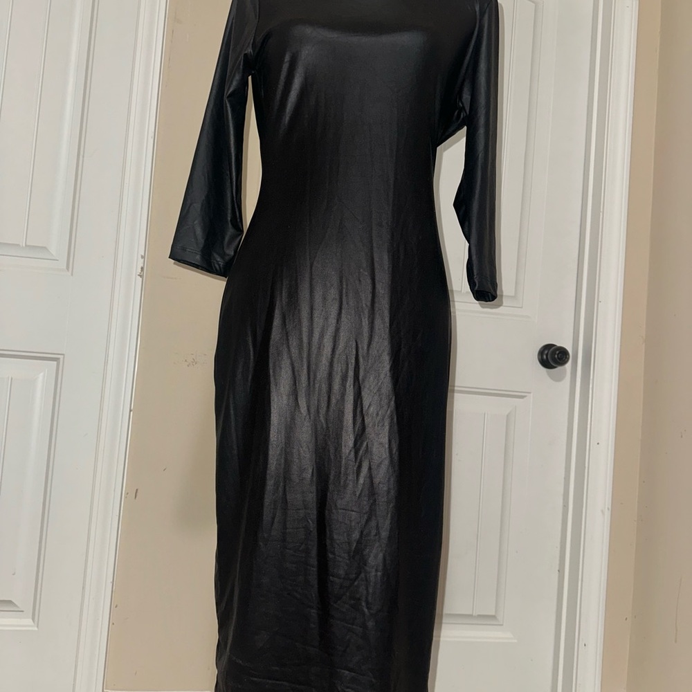 Elegant Black Midi Dress